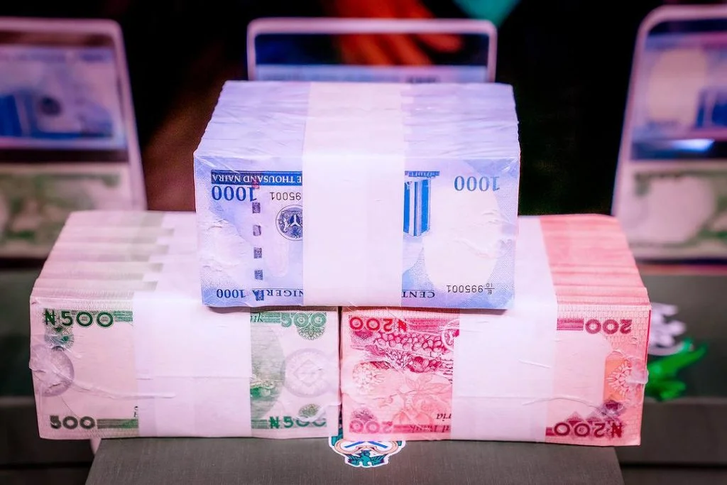 CBN Sets N15,000 As Transaction Limit For Contactless Payments.